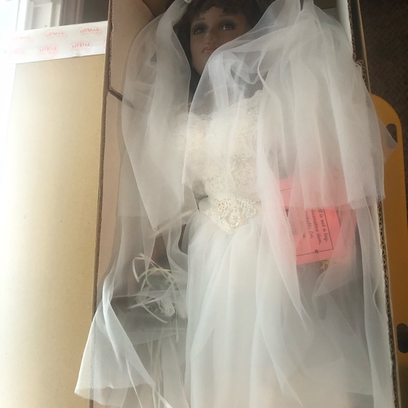 Wedding Doll - Picture 10 of 12